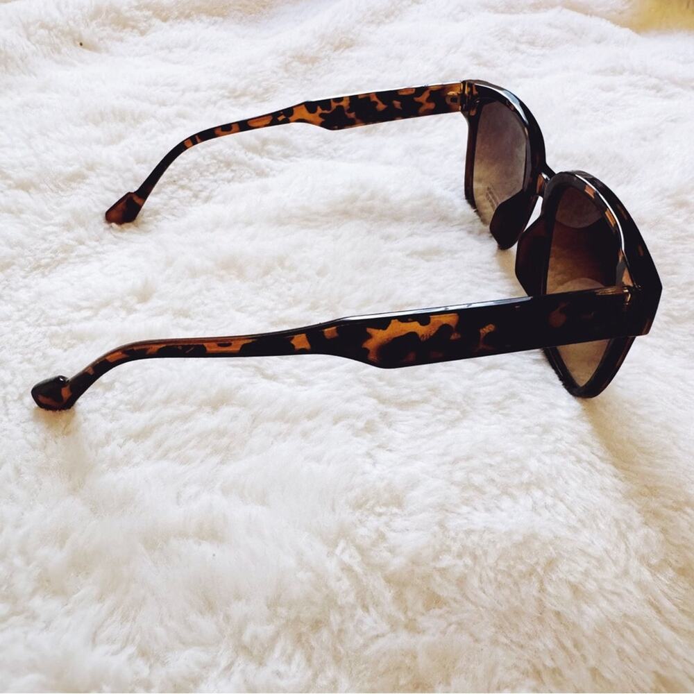 Oliver Tortoise Brown Oversized Chic Sunglasses - Picture 9 of 10